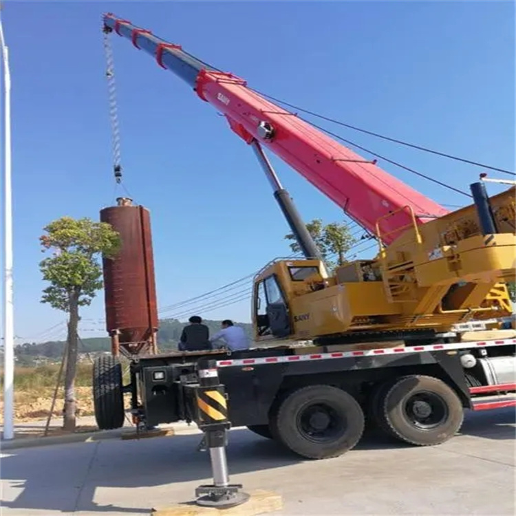 高坪专业吊车租赁多少钱