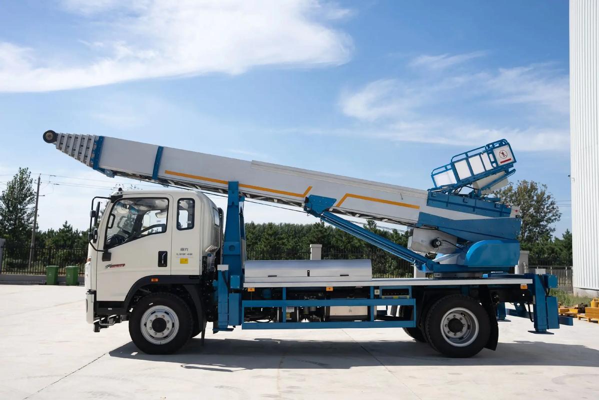 高坪云梯上料车租赁费用