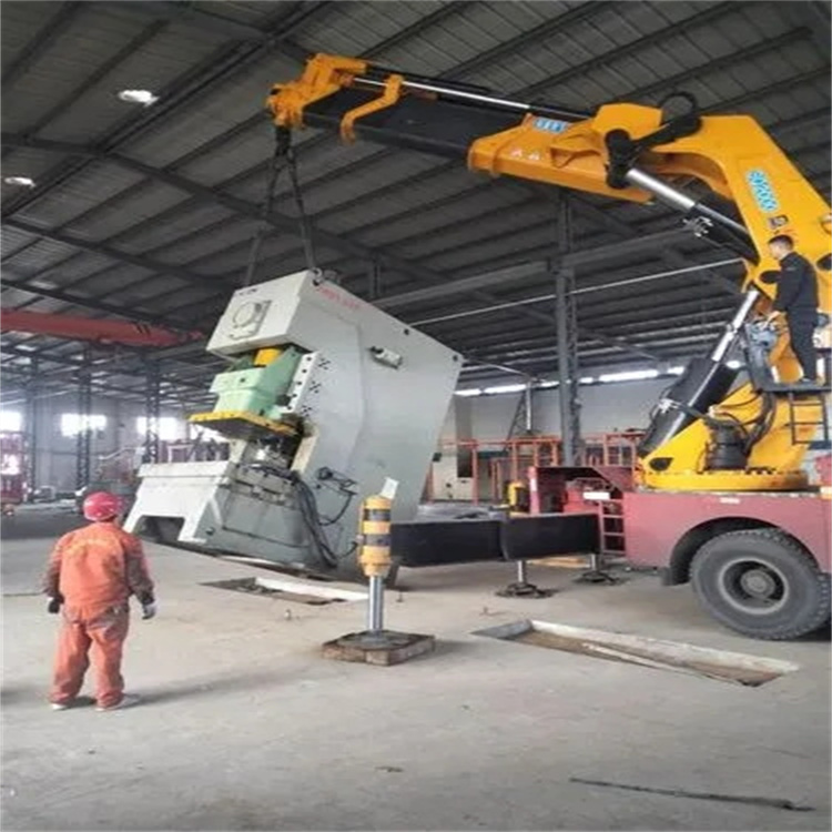 高坪80吨折臂吊车出租附近电话