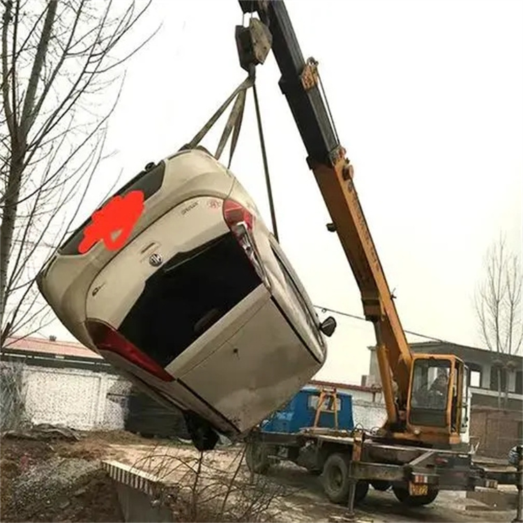 高坪随时待命，吊车24小时道路救援服务全解析