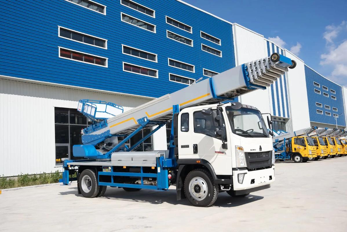 高坪出租云梯车高空作业车 建筑垃圾搬运