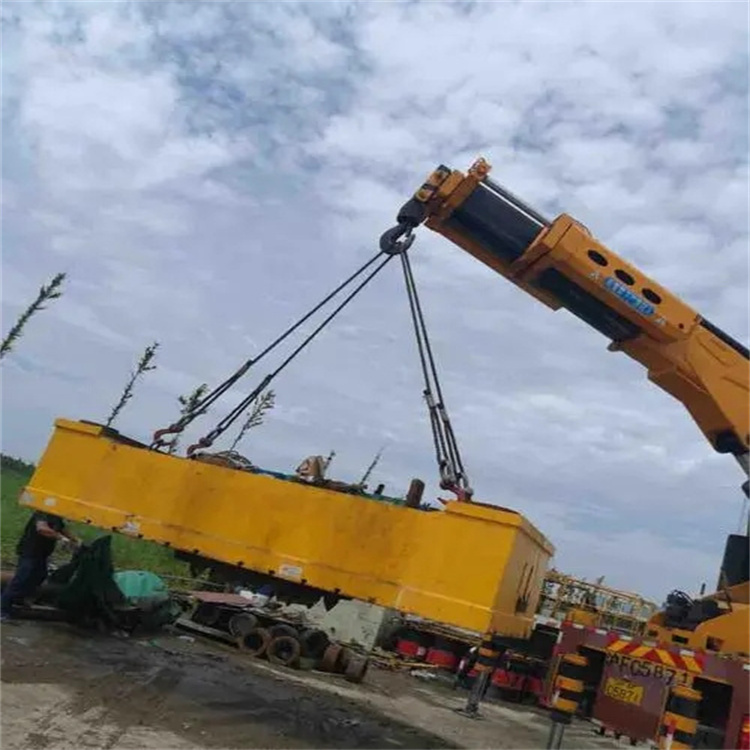 高坪随车吊吊集装箱怎么吊