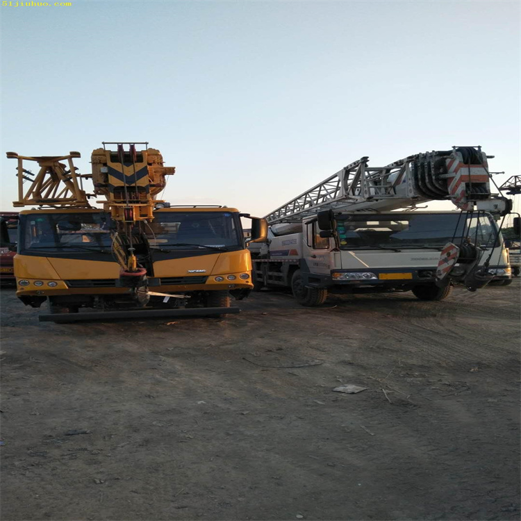 高坪吊车吊挖机正确办法